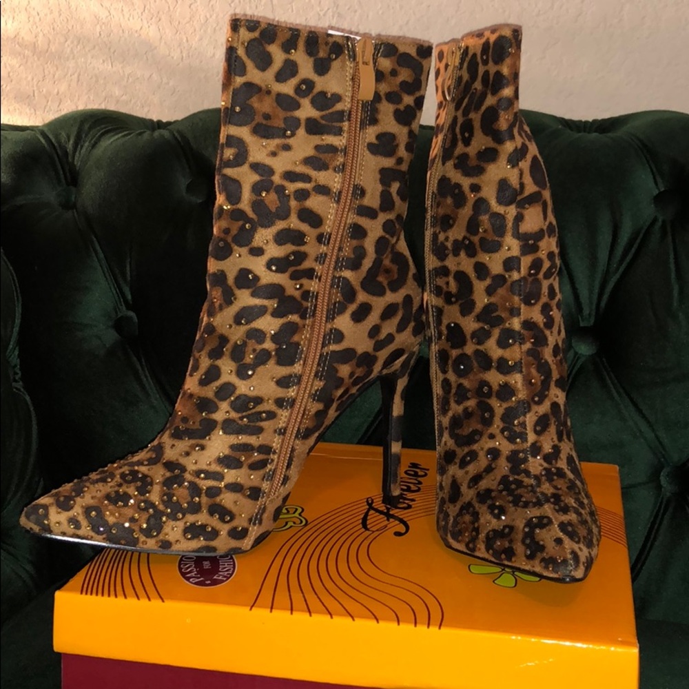 Leopard heels